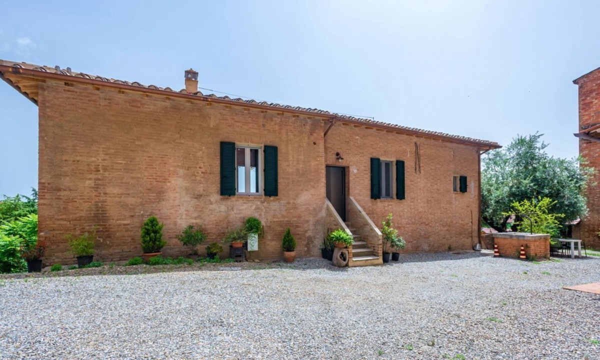 Siena Villa | GuestHost - Porta Romana Elegant House with Private Parking!