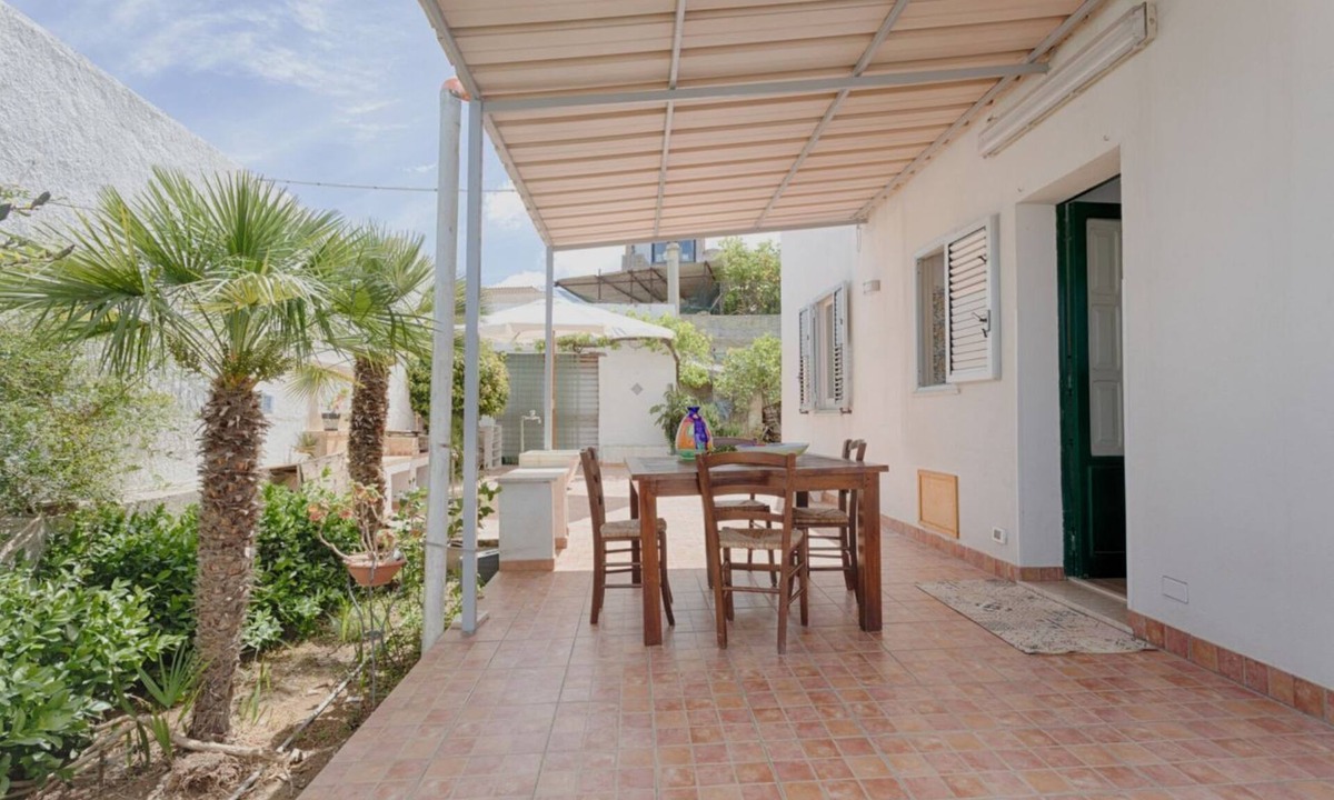 Rilievo Apartment | GuestHost - Quiet 107 sqm apartment with independent entrance, perfect for 4 people, located on the ground floor of a renovated building (NOT suitable for disabled people). The apartment is located in Misiliscemi and boasts a splendid view of the Egadi i