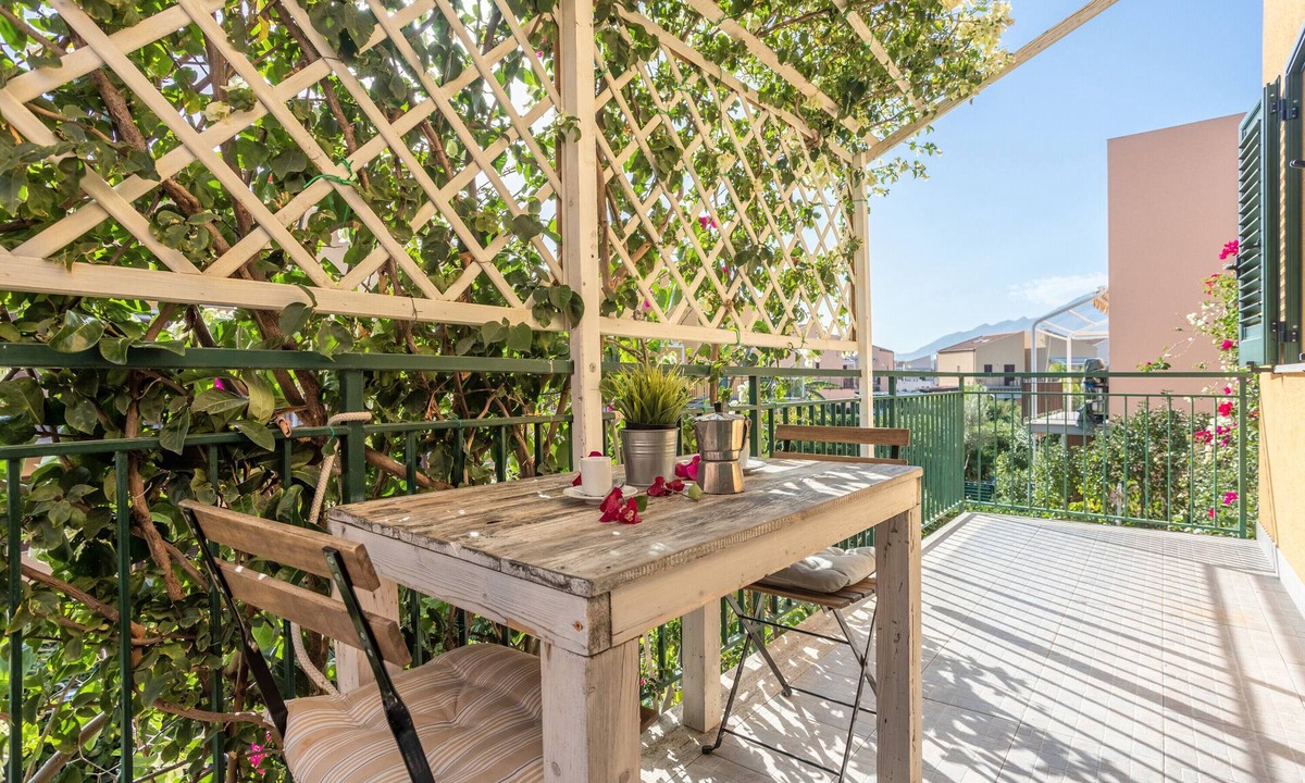 Campofelice di Roccella Apartment | Holiday Apartment 'Cielomare' with Sea View, Pool & Wi-Fi