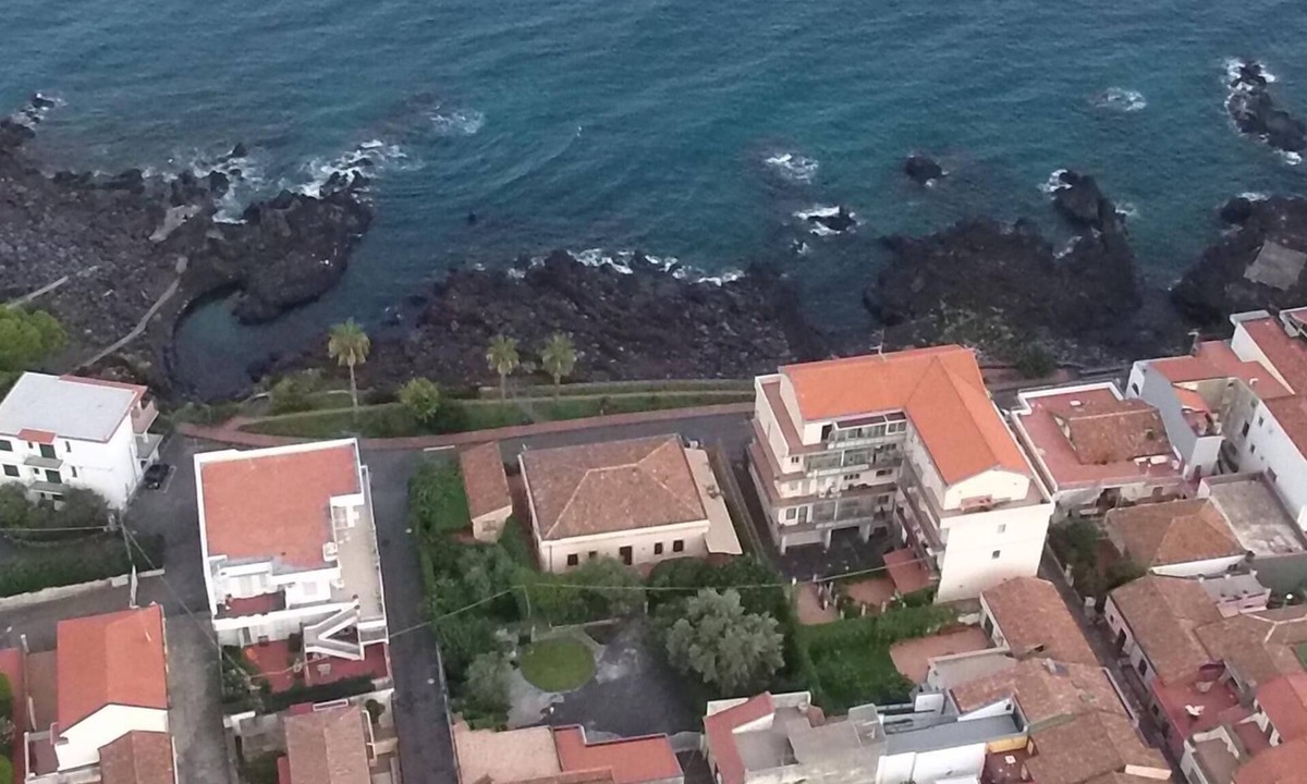 Ferienwohnung Acireale Für Personen | Stazzo