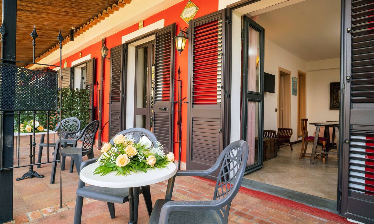 Castelmola Apartment | Holiday Apartment 'Garden Cottage I Dammusi - Arancio' with Mountain View, Shared Pool & Wi-Fi