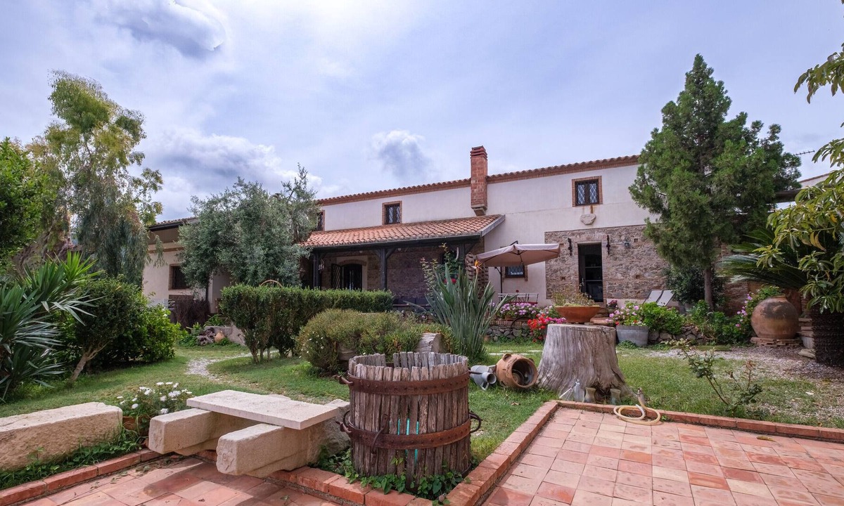 Province of Messina Apartment | Holiday Apartment 'Sicilian Suite Garden' with Sea View, Shared Garden & Wi-Fi