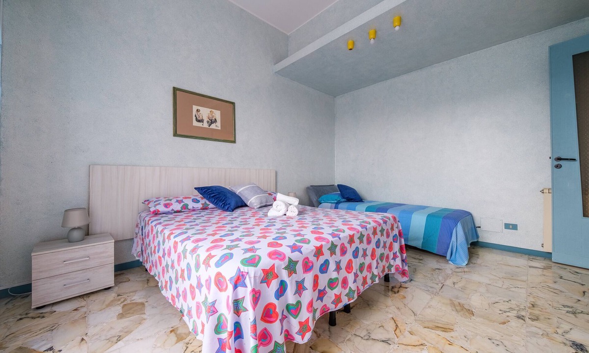 Pace del Mela Apartment | Holiday Home 'Appartamento Ylenia' with Private Terrace, Wi-Fi and Air Conditioning