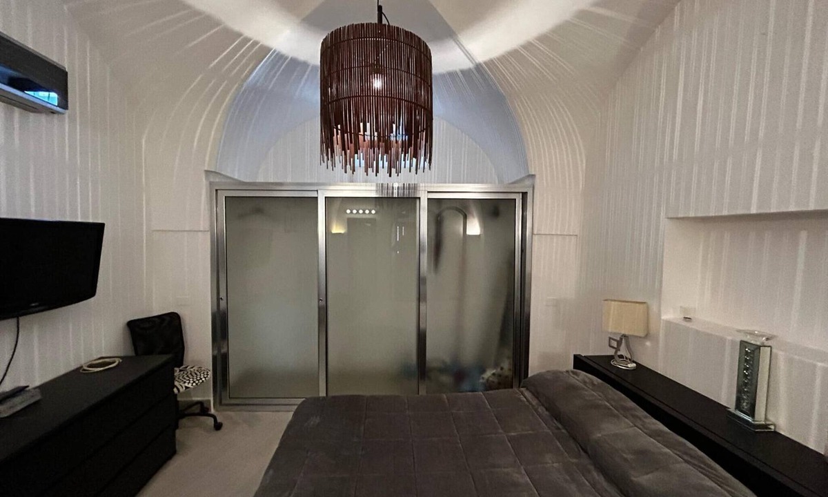 Pantelleria House | Holiday Home 'Dammuso Cristoforo Colombo' with Wi-Fi and Air Conditioning
