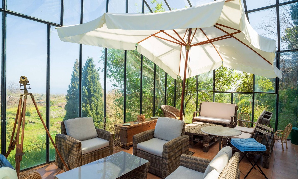 Piedimonte Etneo House | Holiday Home 'Etnalodge' with Sea View, Private Terrace and Wi-Fi