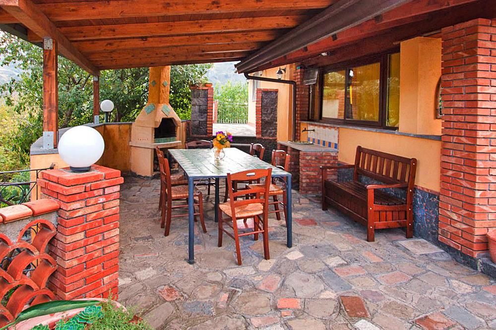 Mitogio House | holiday home, Francavilla di Sicilia in Um Taormina - 5 persons, 3 bedrooms