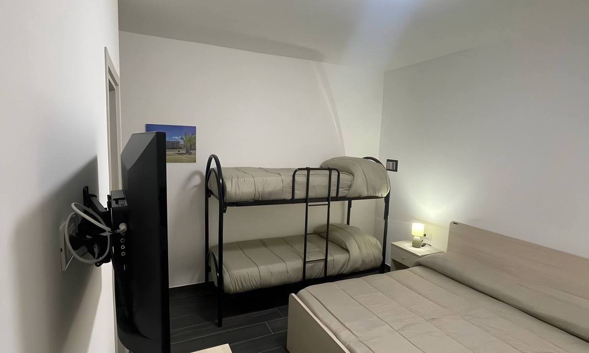 Corigliano Calabro House | Holiday Home 'Abbazia Patire' with Shared Terrace, Wi-Fi and Air Conditioning