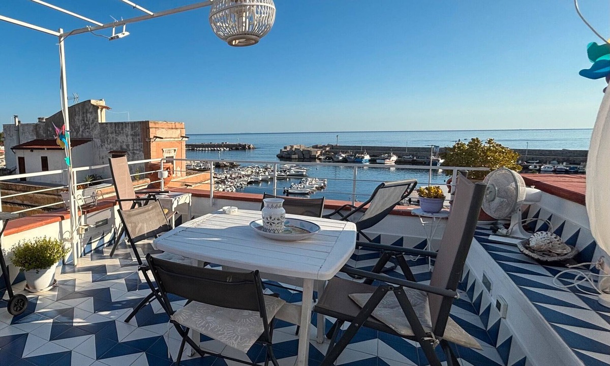 Isola delle Femmine House | Holiday Home 'Sumarè' with Sea View, Wi-Fi and Air Conditioning