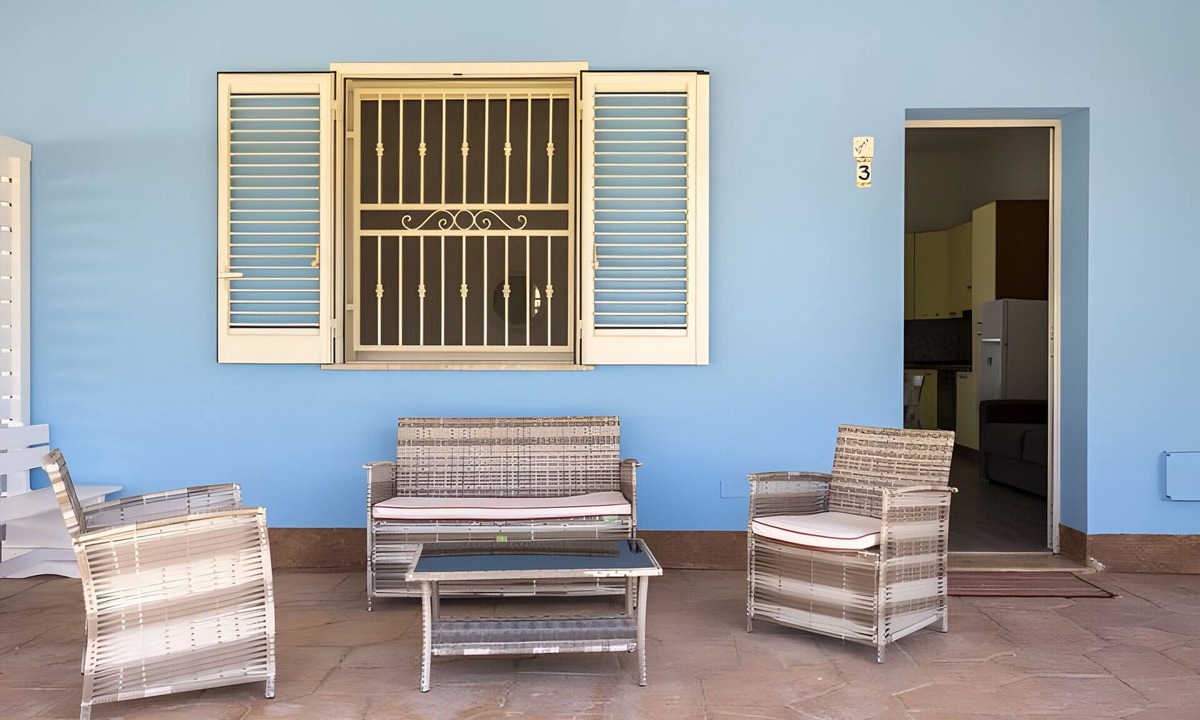 Mazara del Vallo Apartment | Holiday Home 'La Perla Di Mare - Gemma' with Shared Pool, Wi-Fi and Air Conditioning