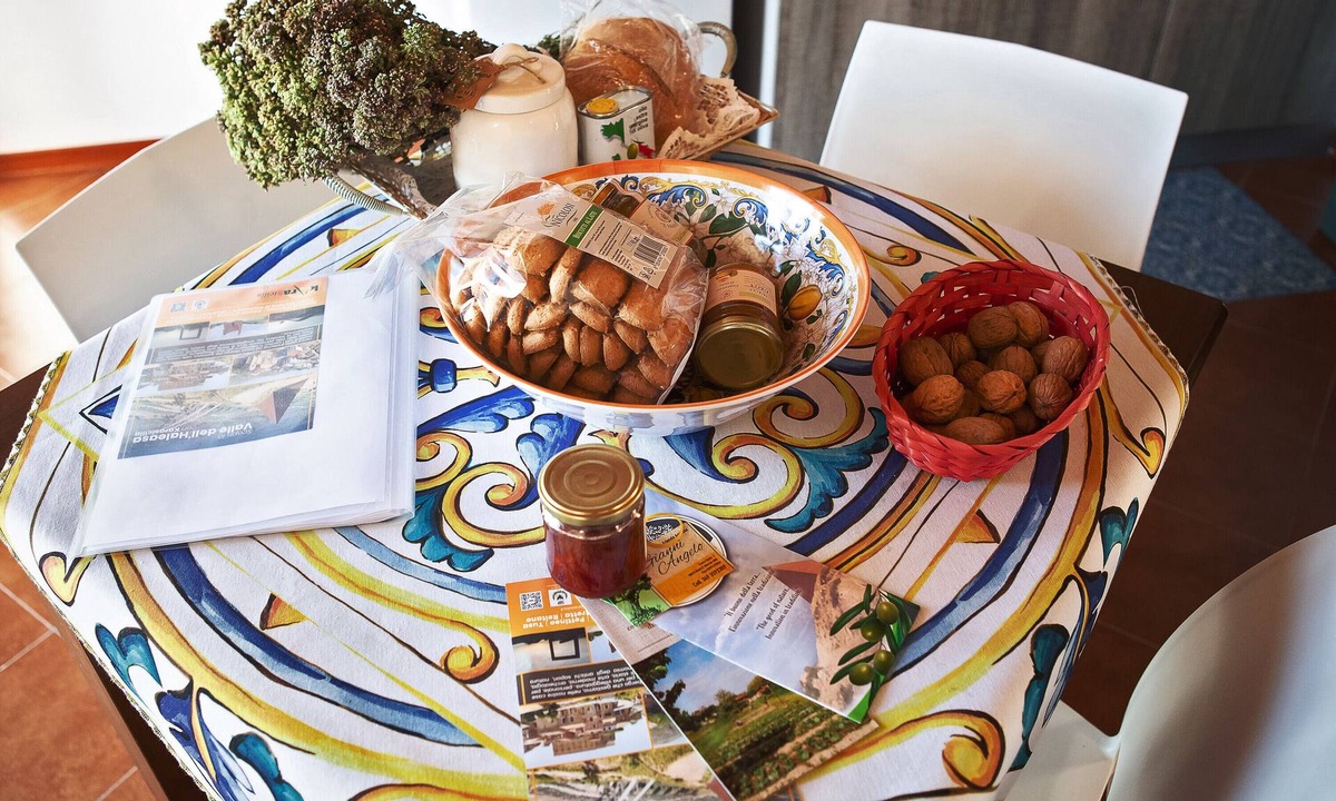 Motta d'Affermo Apartment | Holiday Home 'Paese Albergo - Arconides' with Sea View, Balcony and Wi-Fi