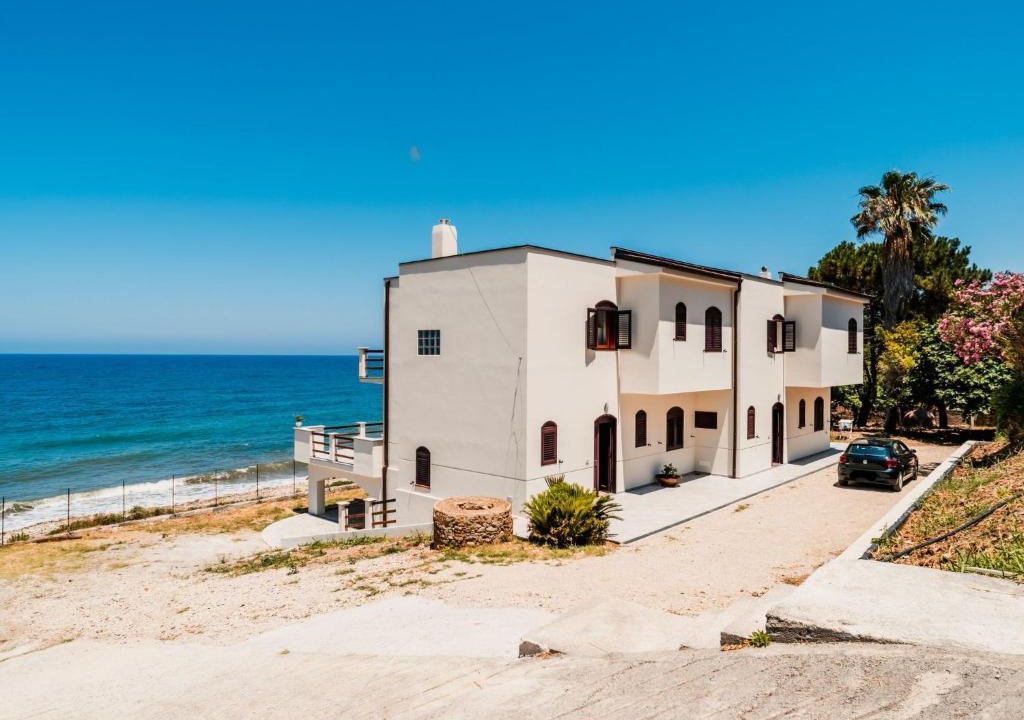 Marina di Caronia House | Holiday Home Santa Maria by Interhome