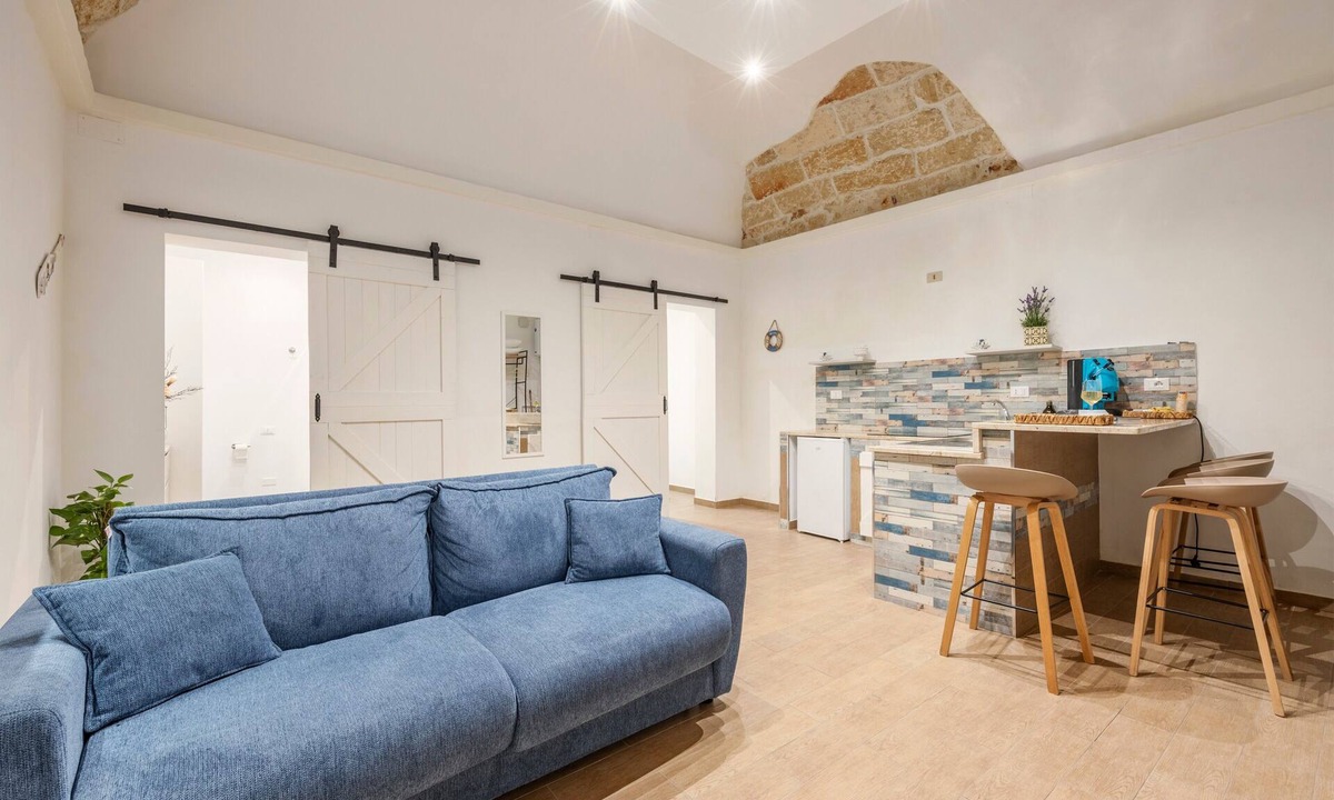 Terrasini House | Holiday Home 'Sicilia Biadda' with Wi-Fi and Air Conditioning