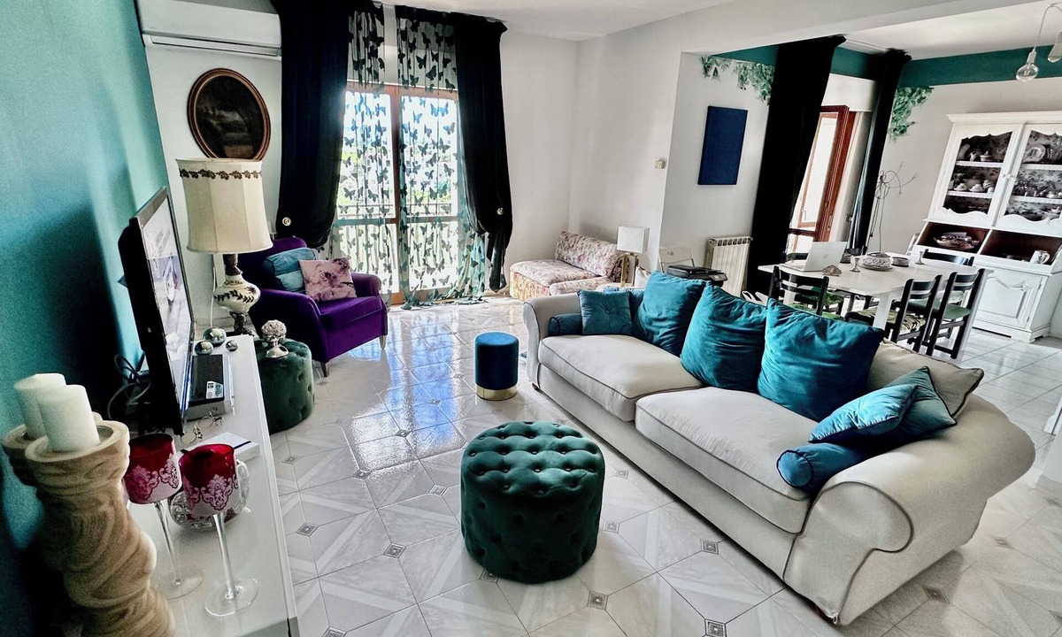 Floridia Apartment | Home of the Sun & Colors, Wi-Fi, AC, Smart TV, 10 min from Syracusa