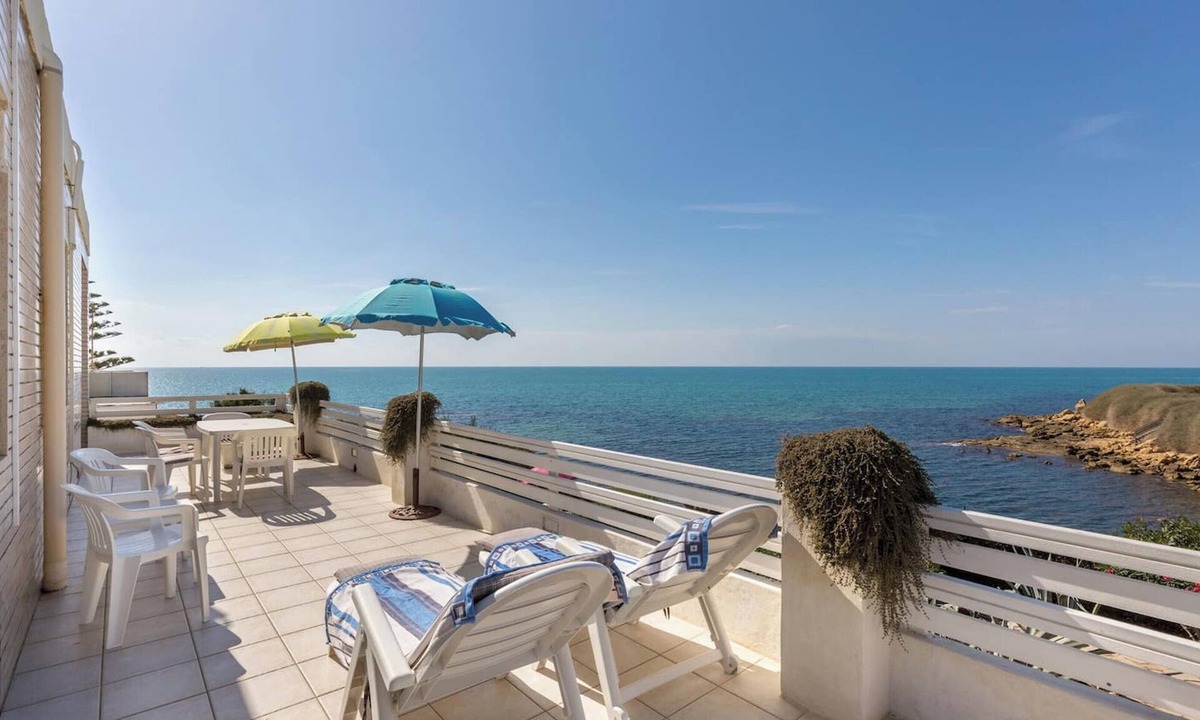Punta Braccetto Apartment | Homerez - Apartment Punta Braccetto, sea view