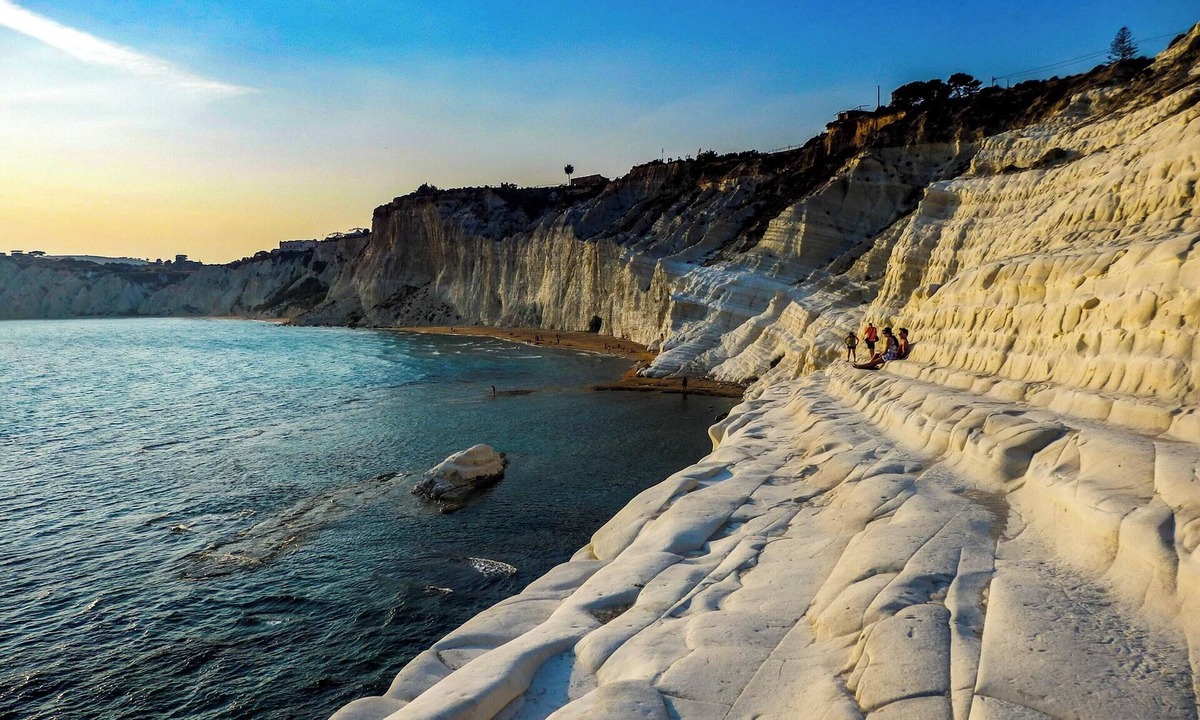 Sciacca Villa | Homerez - Picturesque Villa in Sciacca with Sea View and Garden