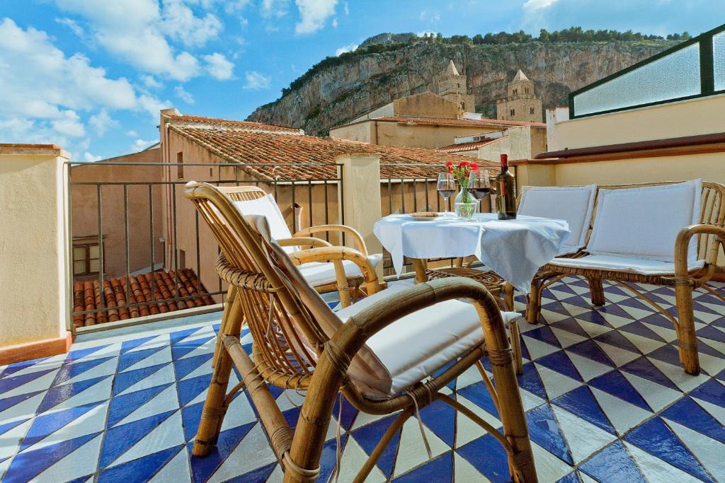 Old Town Hotel | Hotel La Plumeria