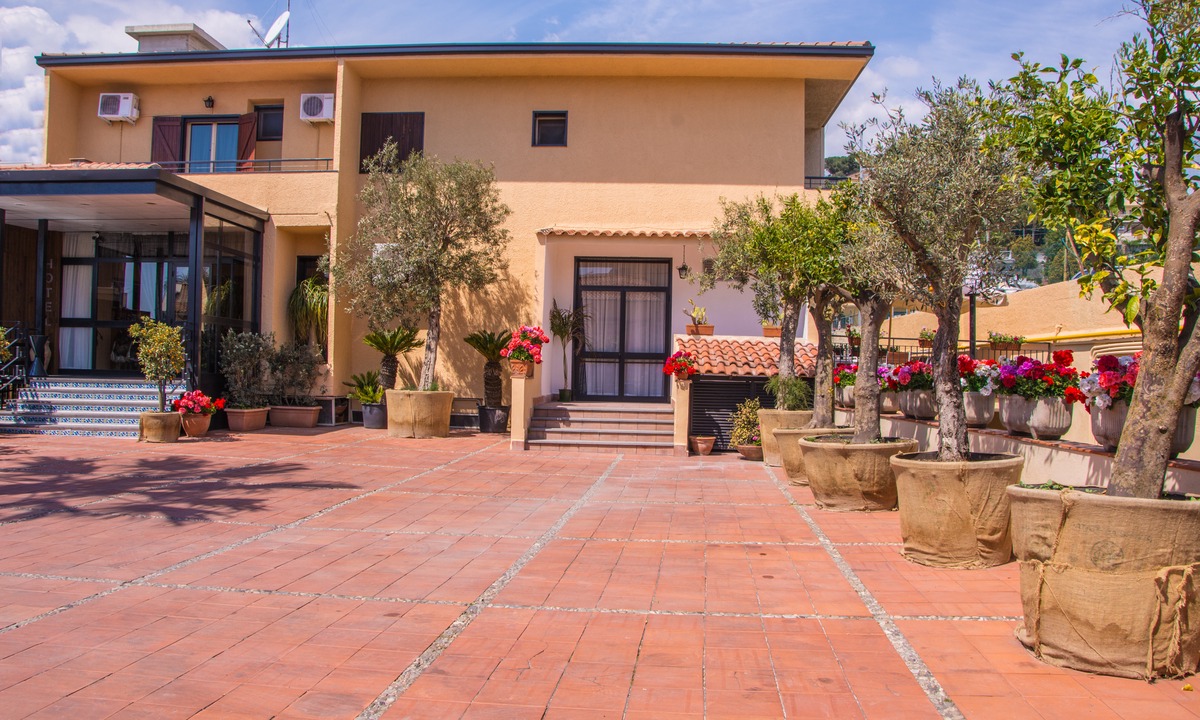 Aci Trezza Hotel | Hotel Malavoglia