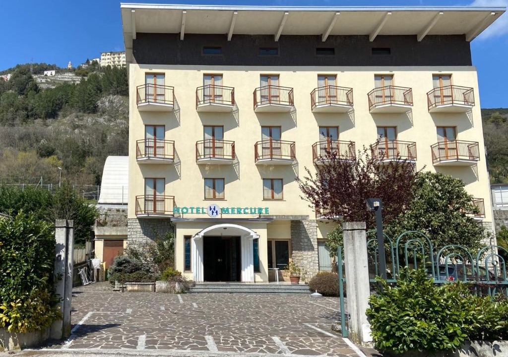 Castelluccio Inferiore Hotel | Hotel Mercure