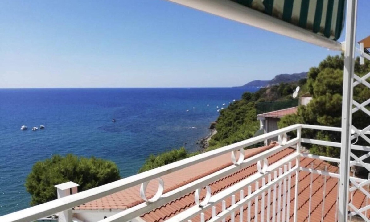 San Mauro Cilento House | House by the sea in park with private beach - Acciaroli
