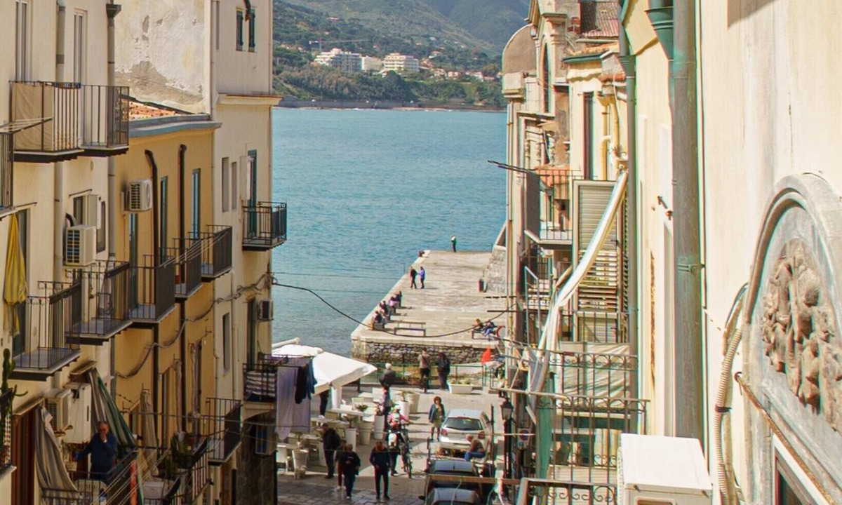 Old Town Apartment | House on the pier