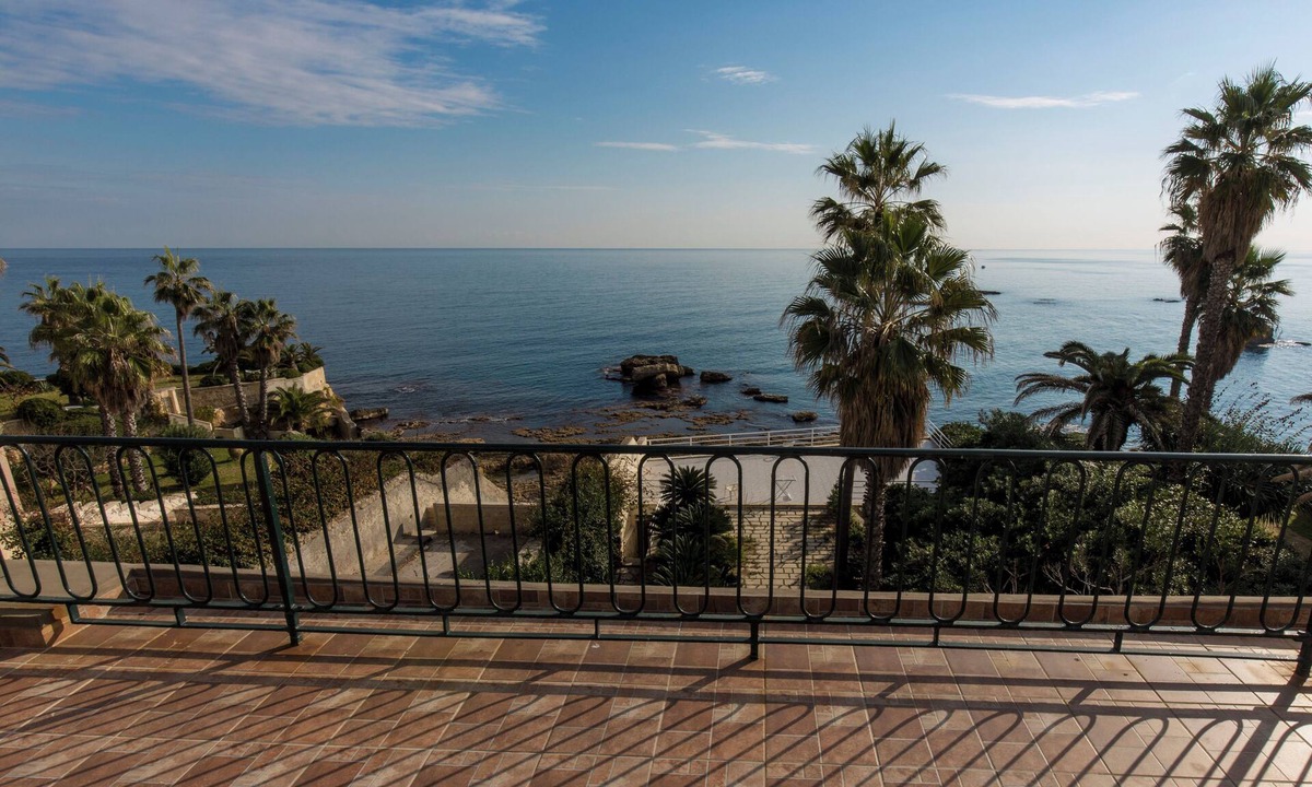 Santa Lucia Apartment | House with Big Terrace in Seaside, Syracuse - Ortigia