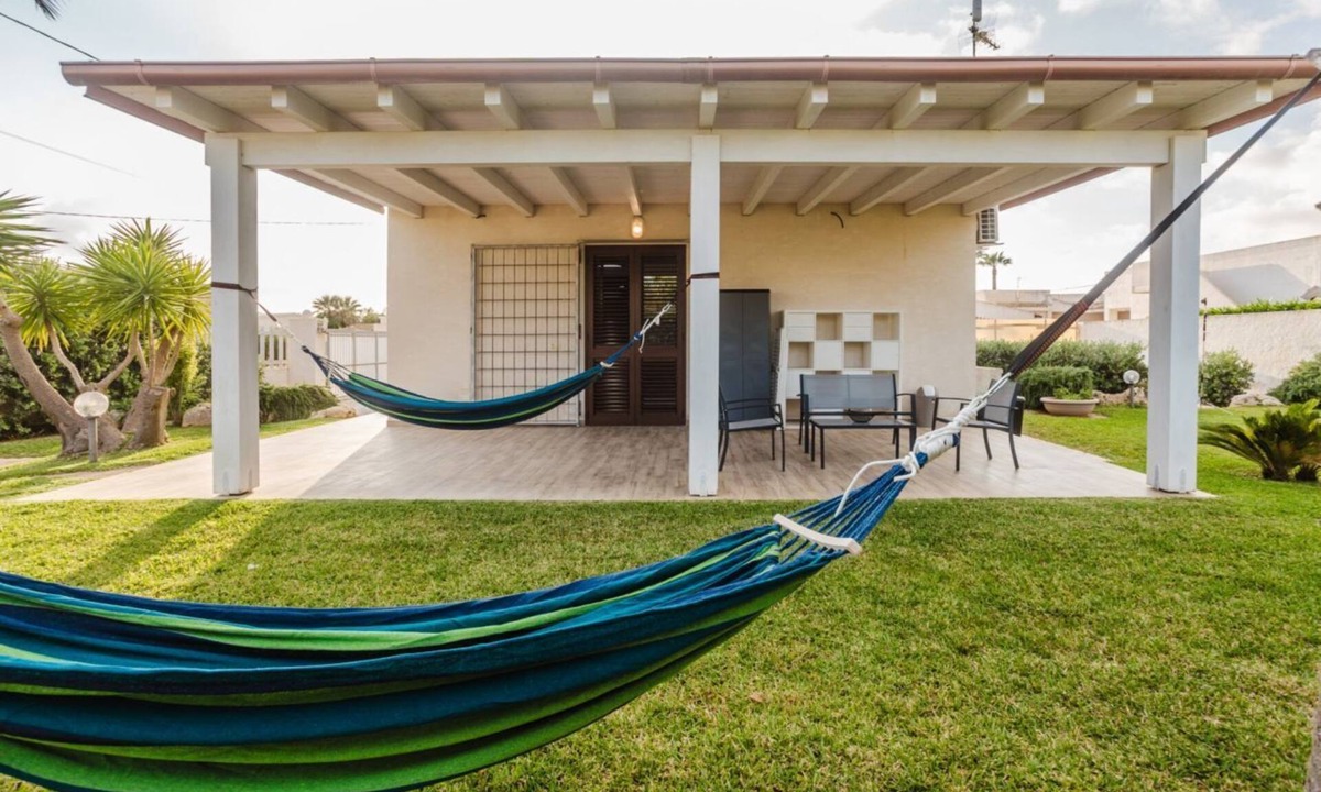 Marsala Apartment | House with garden near the sea (Il Patio sul Mare)