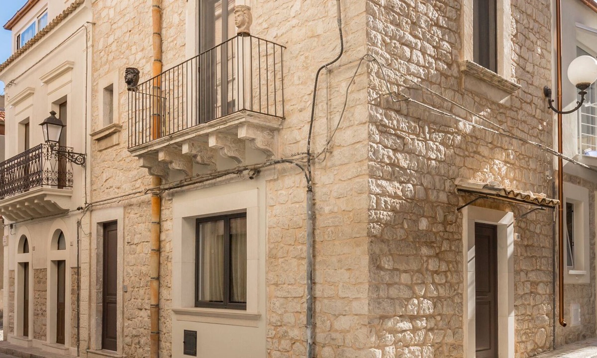 Comiso House | "I Mori" Design Apartments