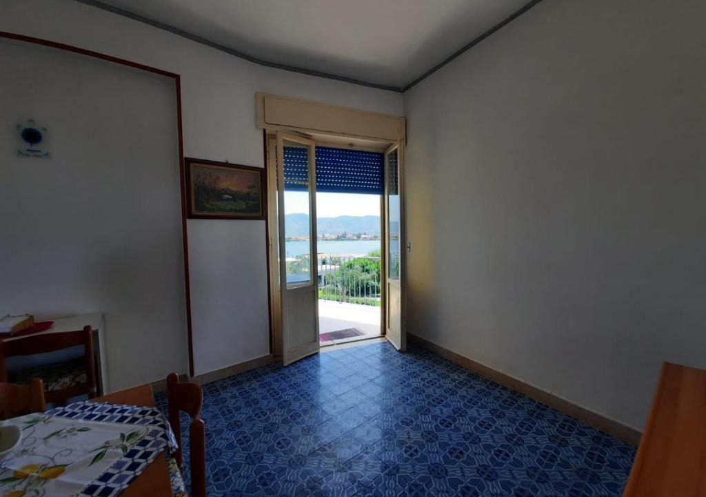 Torre di Faro Apartment | Il Balcone sul Lago