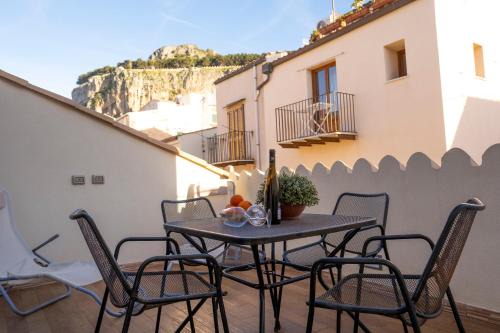 Old Town Apartment | Il Duomo-Cefalù Holiday Apartments
