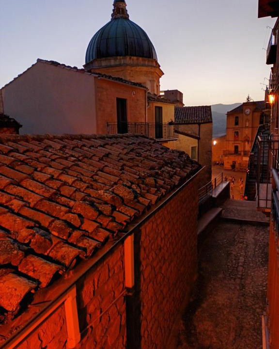 Gangi House | Il vicolo dei tetti