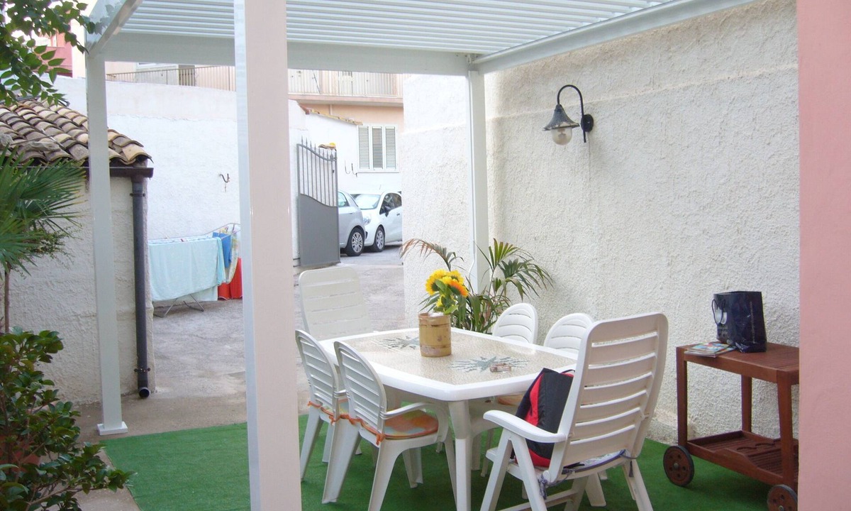 Portopalo di Capo Passero House | Independent house with large veranda