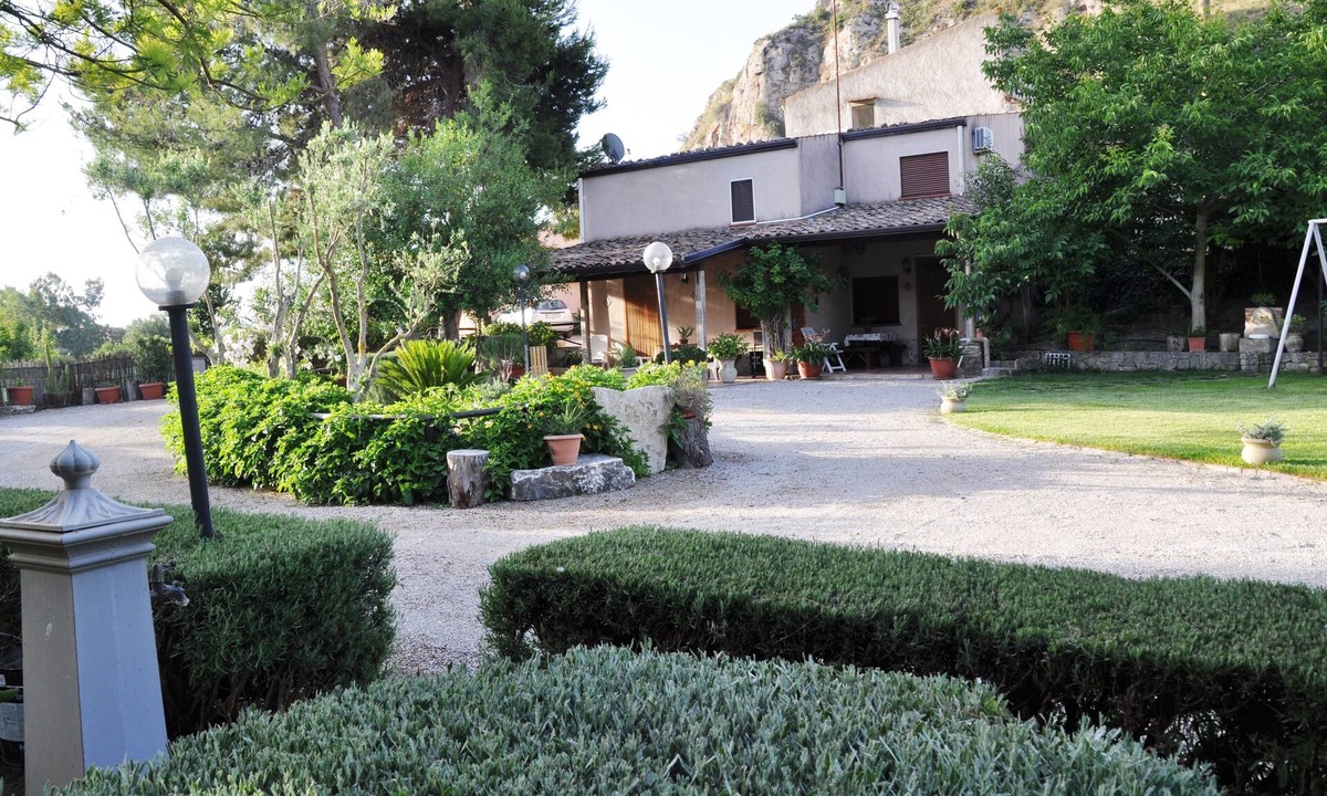 Caccamo Villa | Independent house in the countryside, 3/4 beds