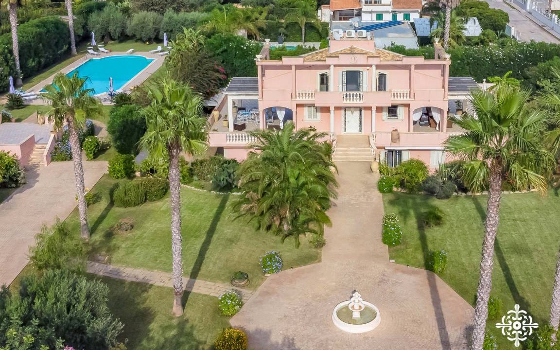 Caucana-finaiti-casuzze-finaiti Nord Villa | 300 m² Villa ∙ 8 bedrooms ∙ 16 guests