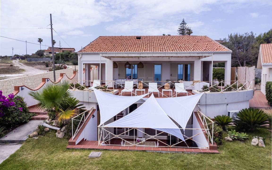 Costa Saracena-Castelluccio Villa | 242 m² Villa ∙ 6 bedrooms ∙ 14 guests
