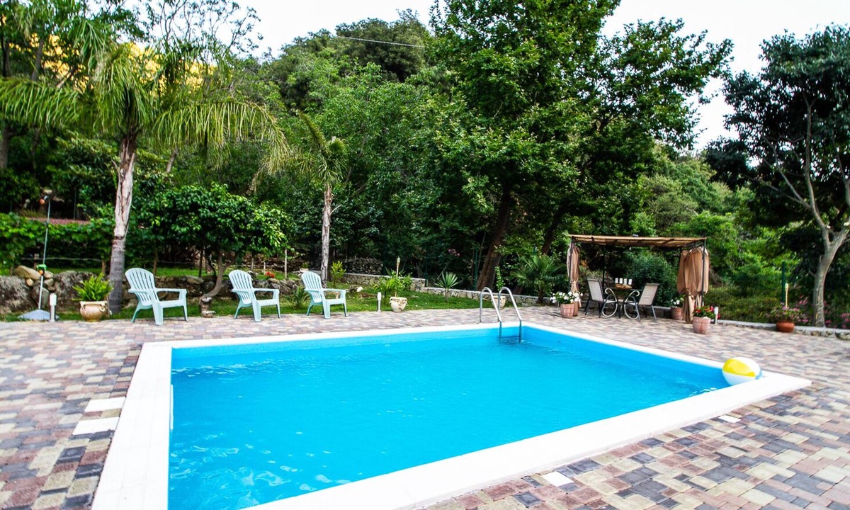 Motta Camastra Villa | The Muse Country House POOL -Gole Alcantara