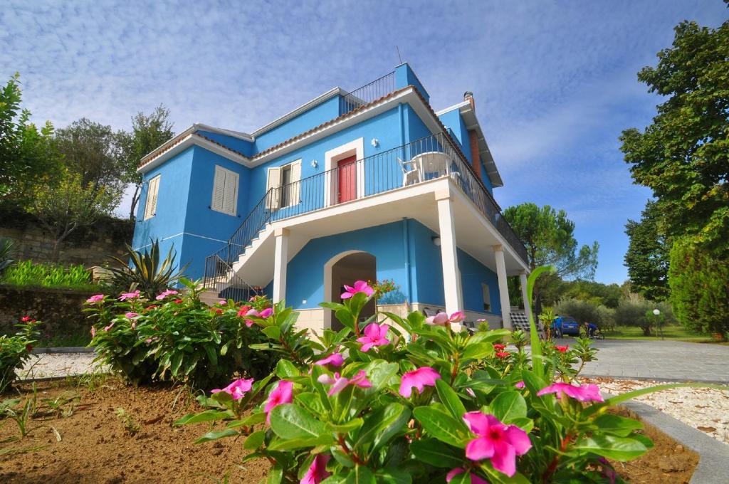 Mirabella Imbaccari Apartment | La Casa Blu