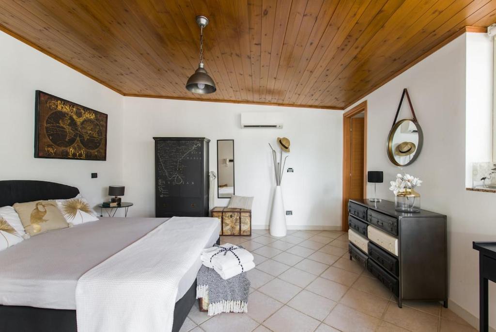 Milazzo Cabin | La Casa del Viaggiatore