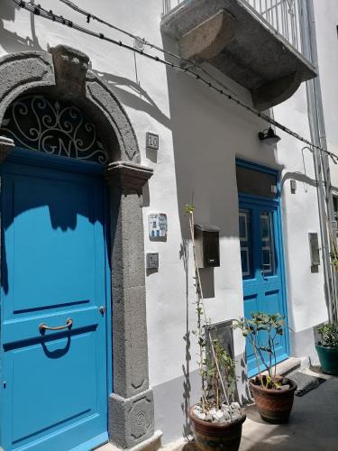 Lipari Historic Centre House | "la casa dell'architetto" con terrazza panoramica in centro storico e a due passi dal porto