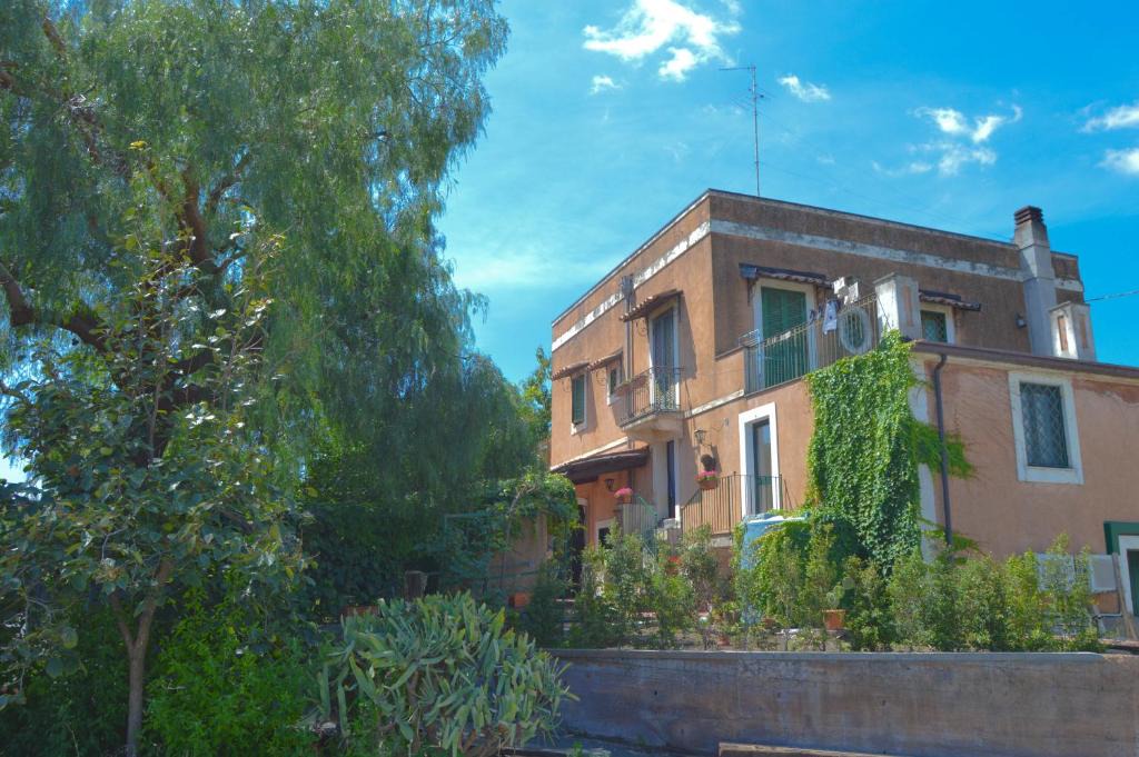 Viagrande Bed & Breakfast | La Fagianaia