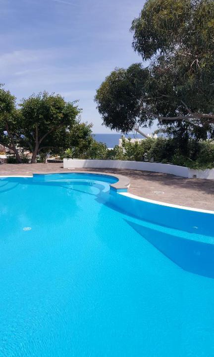 Santa Marina Salina Bed & Breakfast | La Villa Rossa