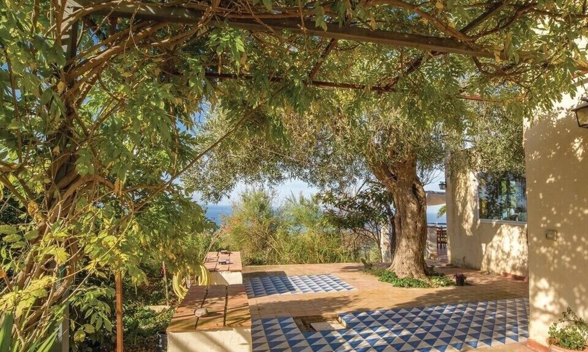 Collesano House | Large terrace, sea panorama, a few minutes from the beach of Cefalù, pets allowed