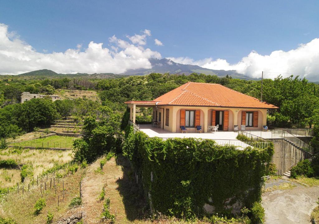Adrano House | Le Vigne - Villa overlooking Etna