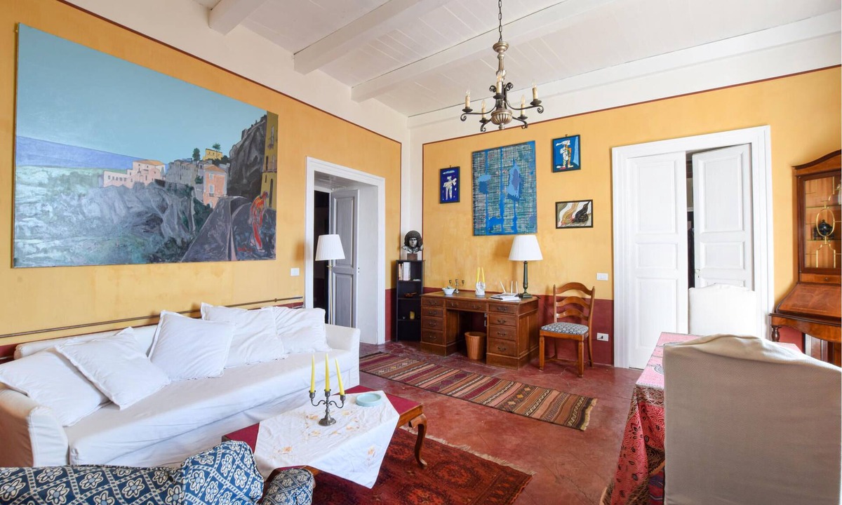 Amantea Apartment | Live in style in this beautiful vacation apartment with sea view in Amantea.