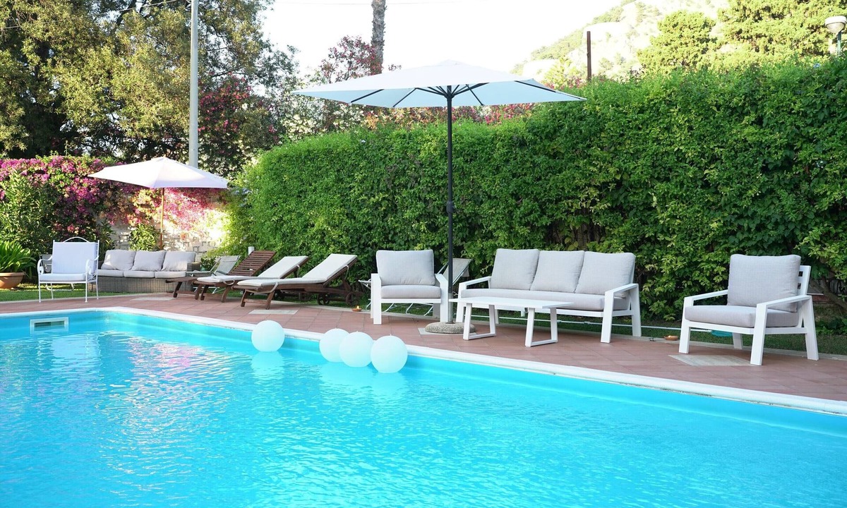 Palermo Villa | losanna villa with pool