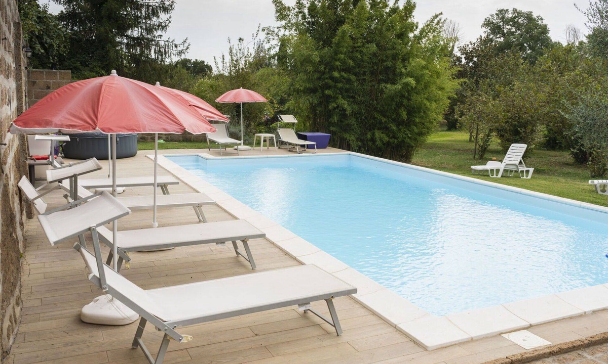 Corchiano Apartment | Lovely apartment for 9 people with pool, WIFI, TV and pets allowed