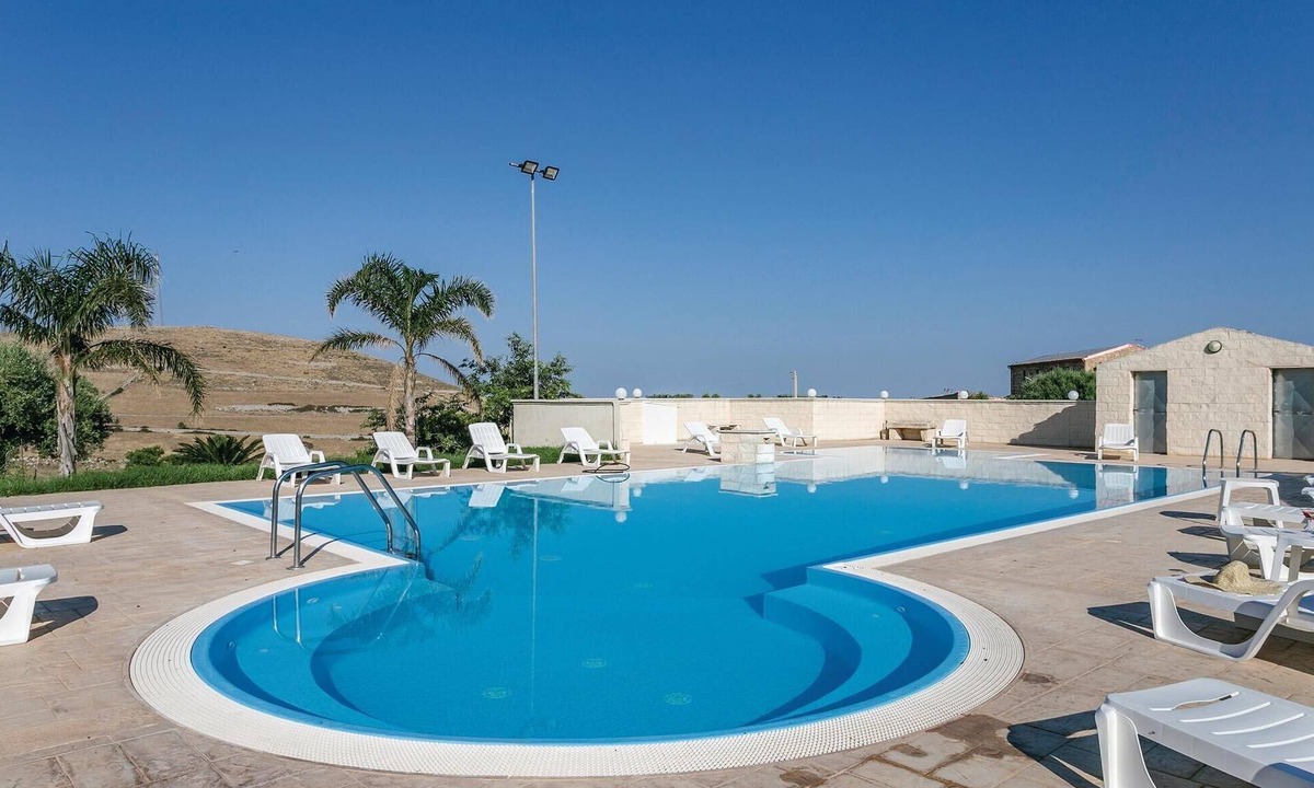 Ragusa House | Lovely home in Ragusa with outdoor swimming pool