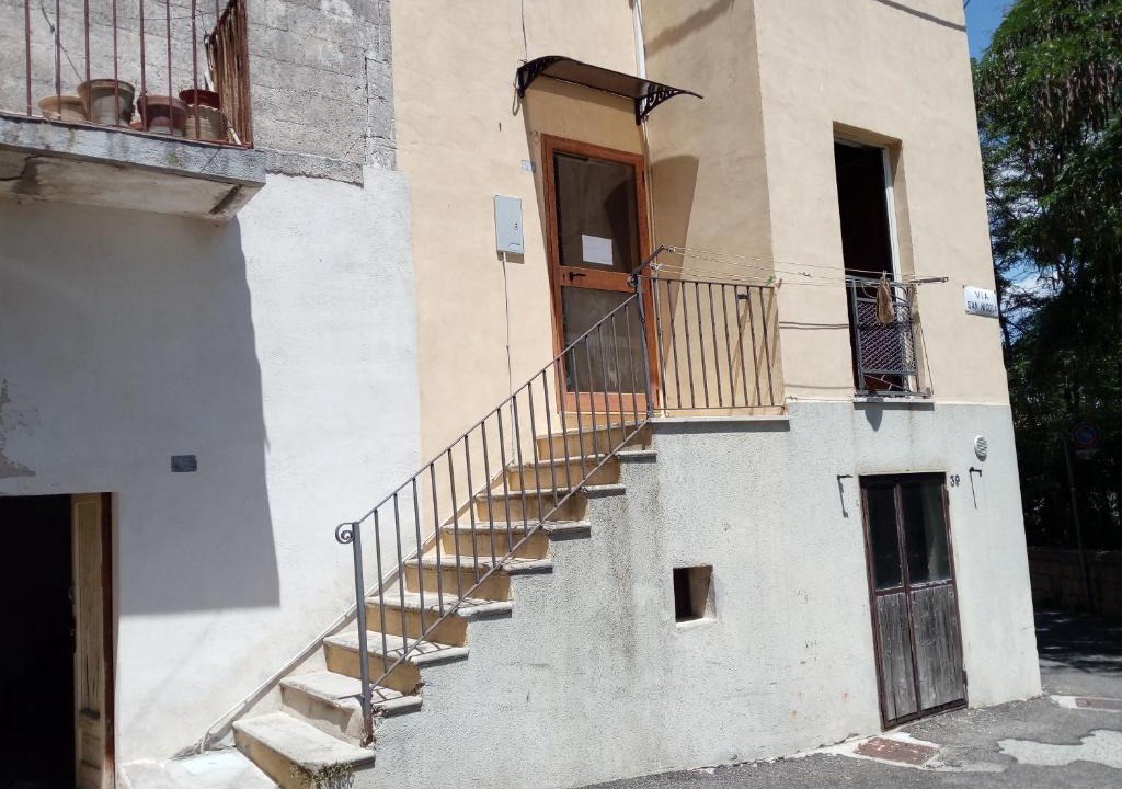 Montescaglioso House | Luce