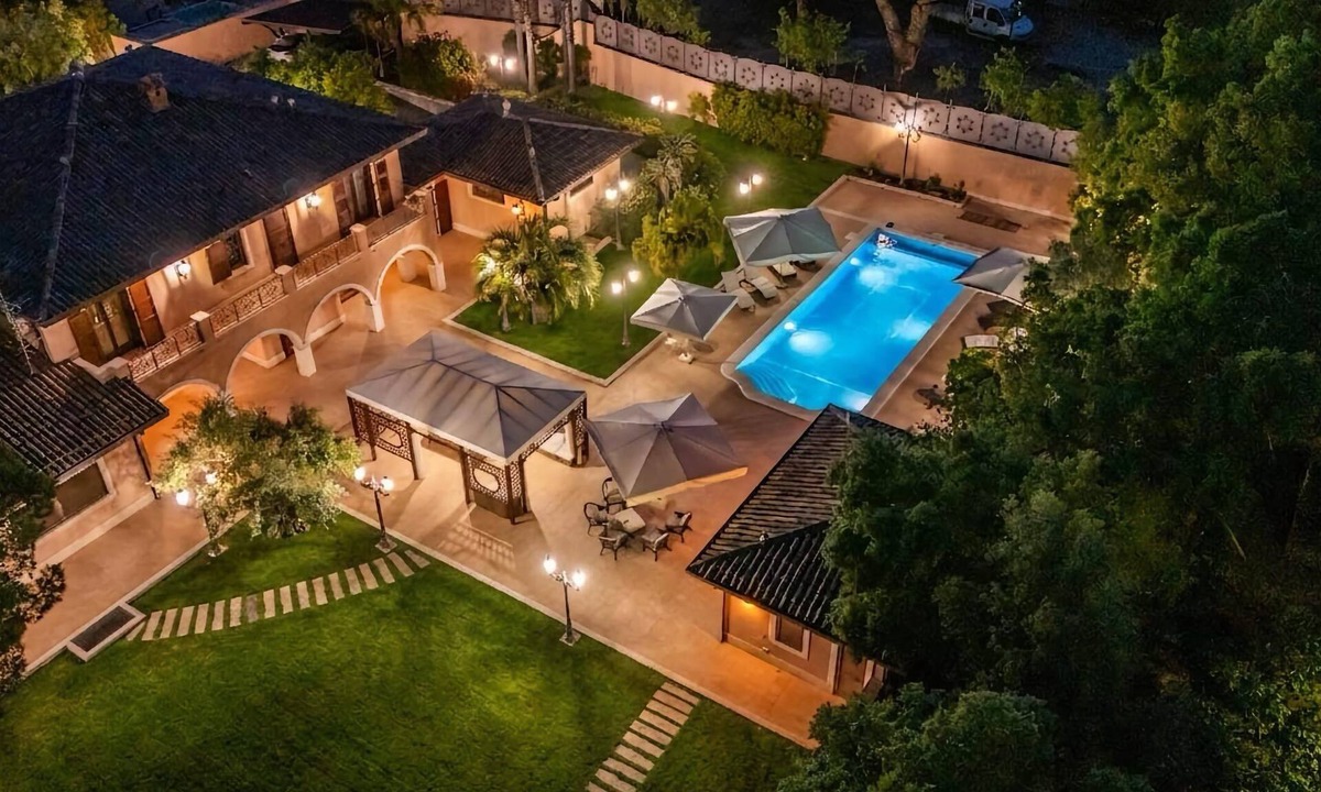 Mascalucia Villa | Luxurious, swimming pool, home theater, elevator, sauna, fitness area, game room