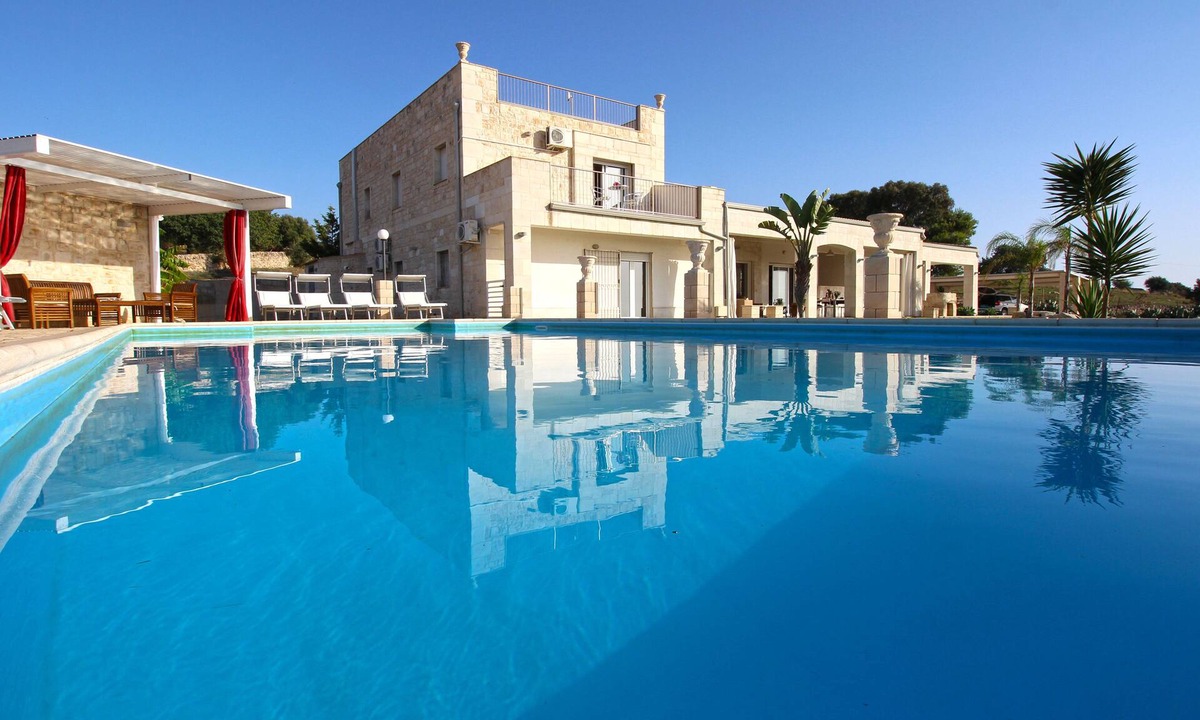 Santa Croce Camerina Villa | Luxury Country Villa Near To The Sea, heated Pool, Tennis And Park