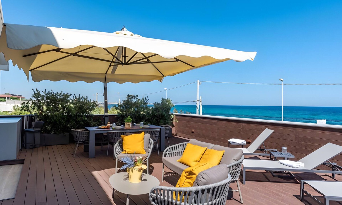 Municipio 1 Apartment | 'Luxury Terrazza' Apartment with Sea View, Wi-Fi, and Air Conditioning